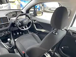 Used 2018 Peugeot 208 Active Blue - Interior and Exterior details 5