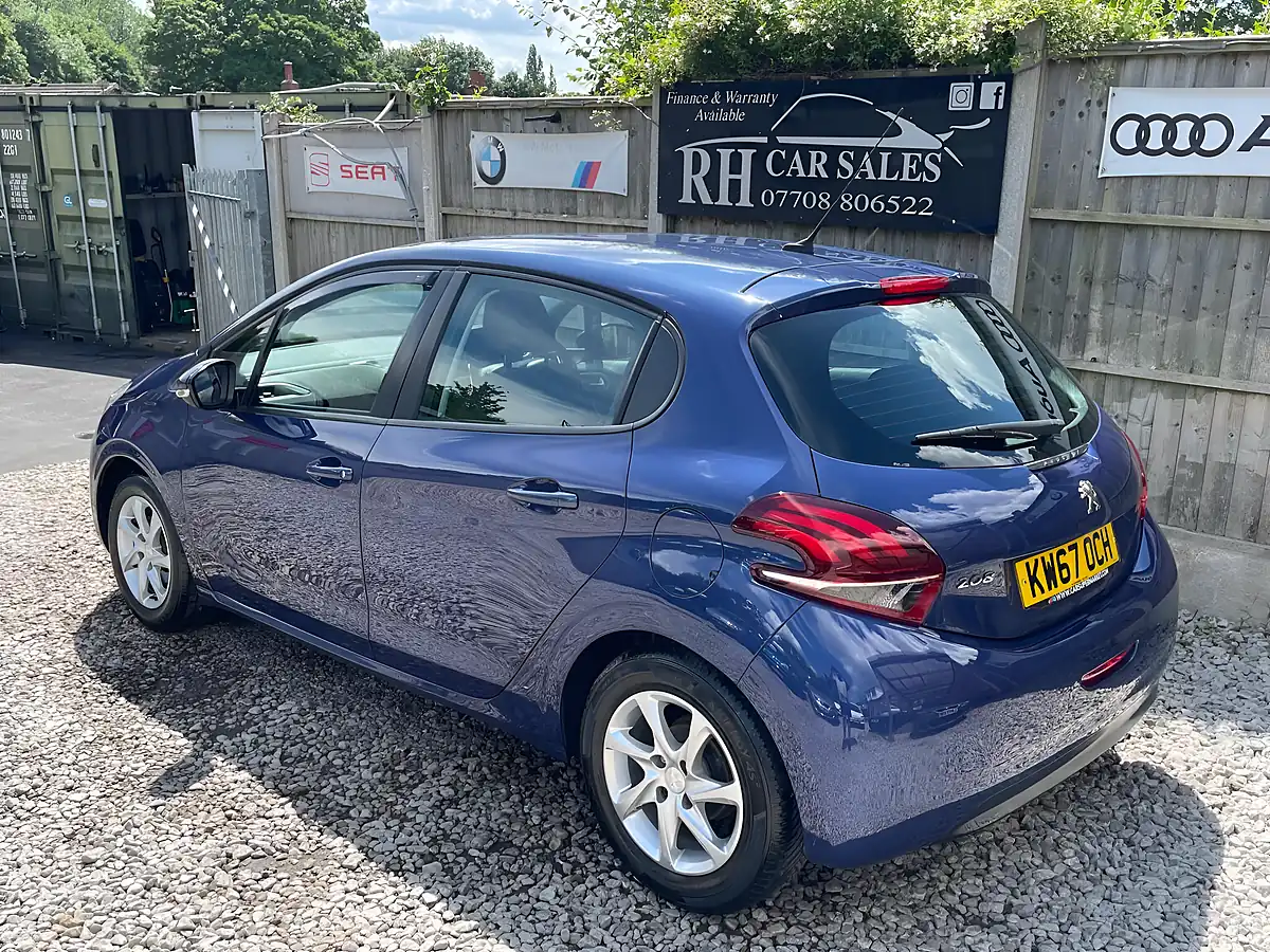 Used 2018 Peugeot 208 Active Blue - Interior and Exterior details 7