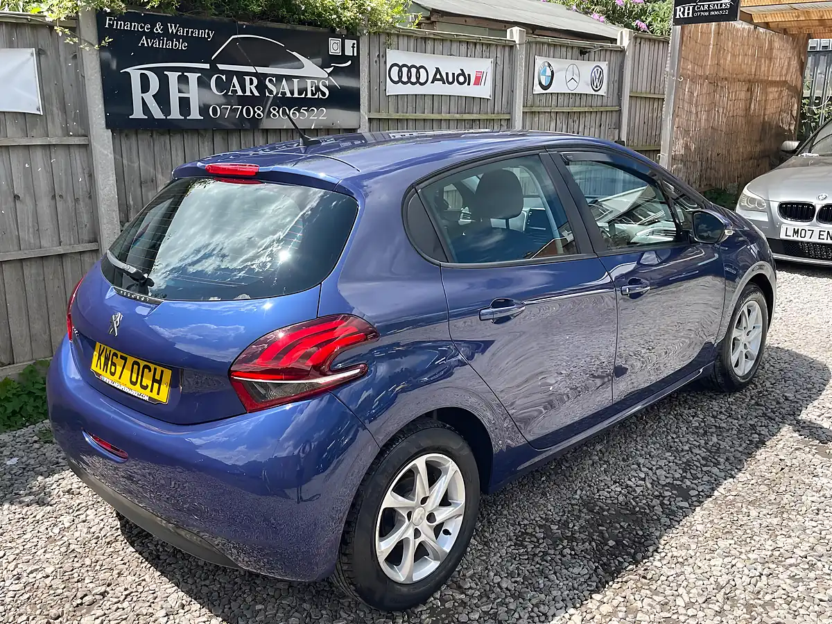 Used 2018 Peugeot 208 Active Blue - Interior and Exterior details 9