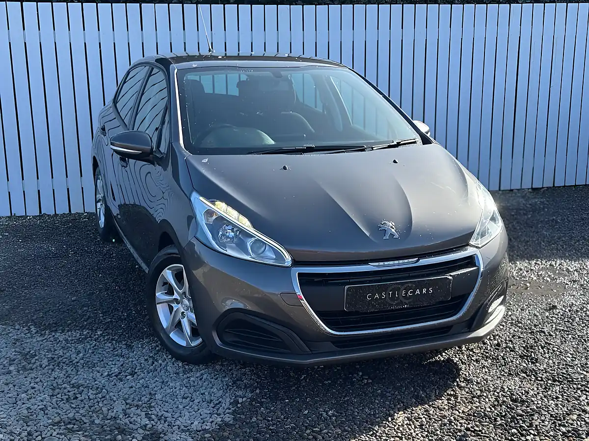 Used 2018 Peugeot 208 Active Grey - Front View