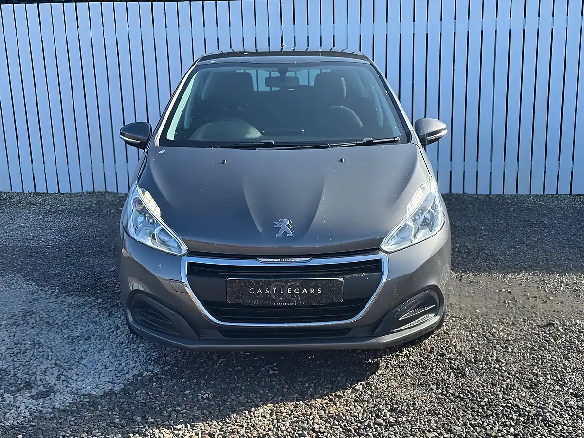 Used 2018 Peugeot 208 Active Grey - Interior and Exterior details 3