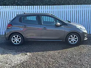 Used 2018 Peugeot 208 Active Grey - Interior and Exterior details 7
