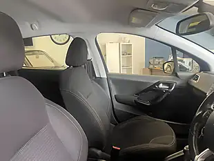 Used 2018 Peugeot 208 Allure Grey - Interior and Exterior details 16
