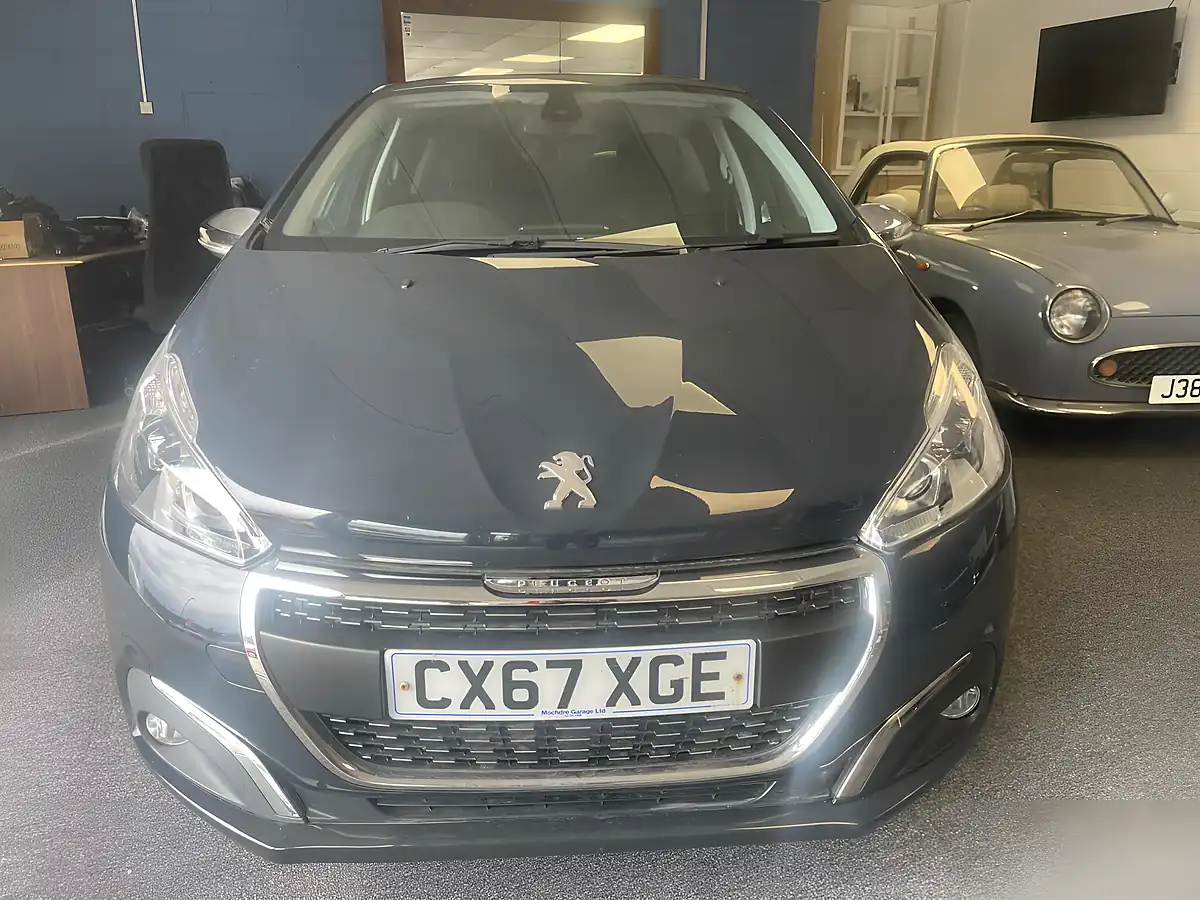 Used 2018 Peugeot 208 Allure Grey - Interior and Exterior details 2