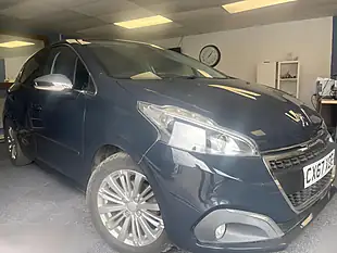 Used 2018 Peugeot 208 Allure Grey - Interior and Exterior details 5