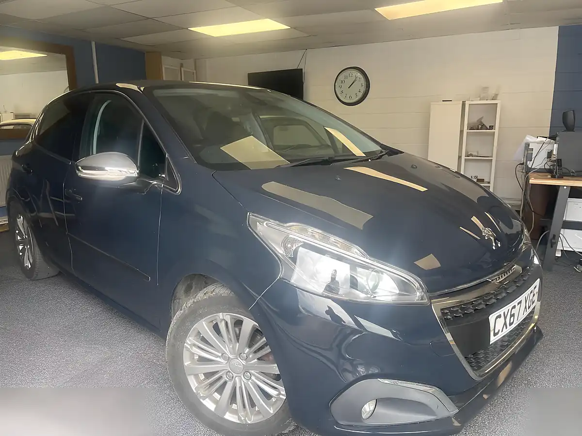 Used 2018 Peugeot 208 Allure Grey - Interior and Exterior details 6