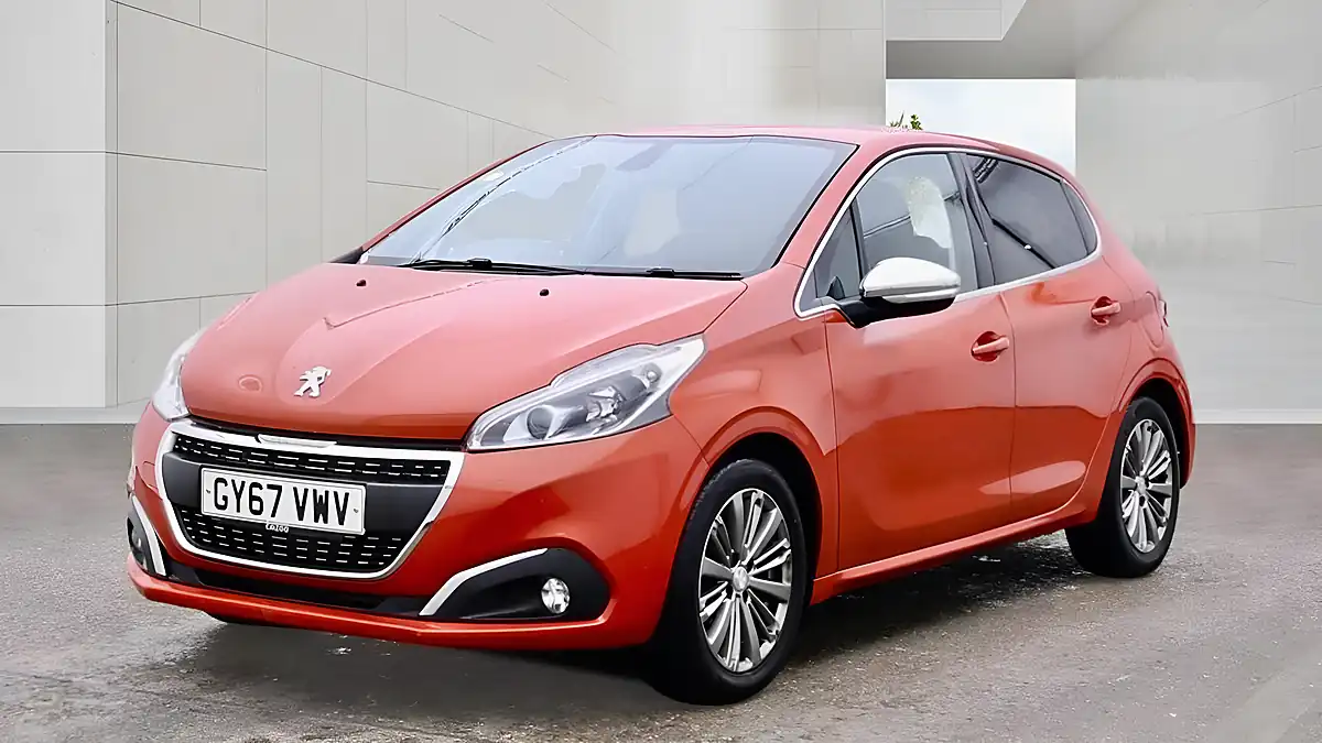 Used 2018 Peugeot 208 Allure Orange - Interior and Exterior details 3