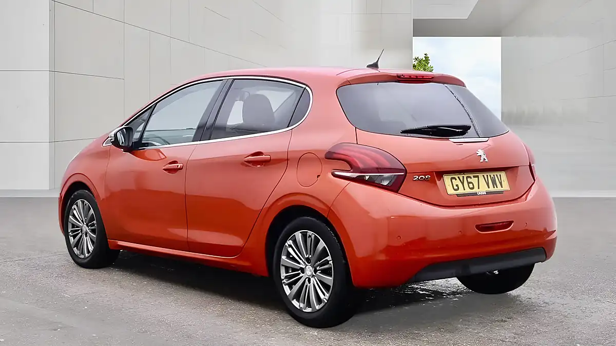 Used 2018 Peugeot 208 Allure Orange - Interior and Exterior details 4
