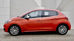 Used 2018 Peugeot 208 Allure Orange - Interior and Exterior details 6