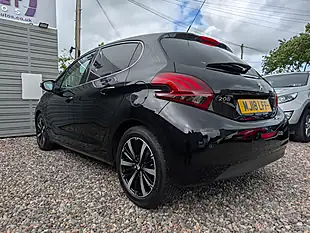 Used 2018 Peugeot 208 Allure Premium Black - Interior and Exterior details 4