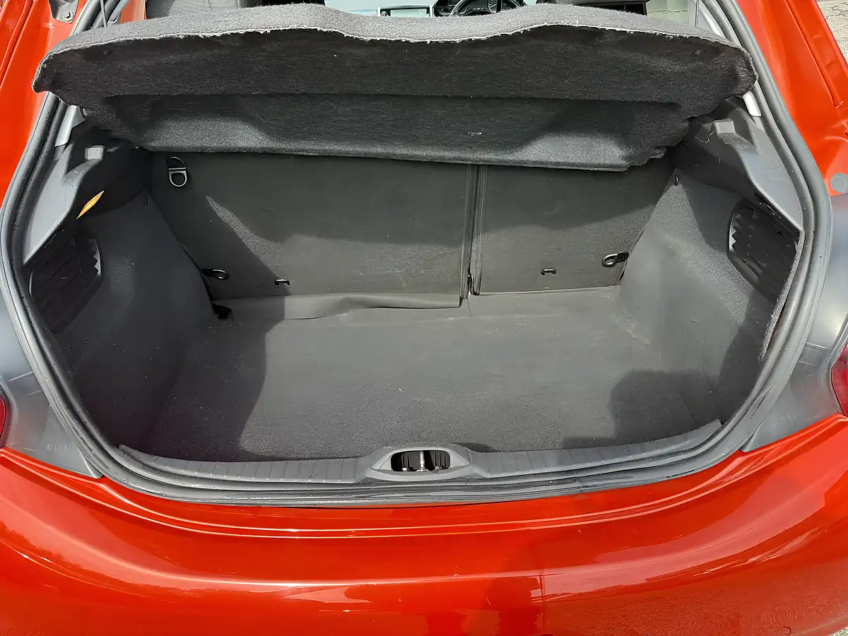 Used 2018 Peugeot 208 Allure Premium Orange - Interior and Exterior details 10