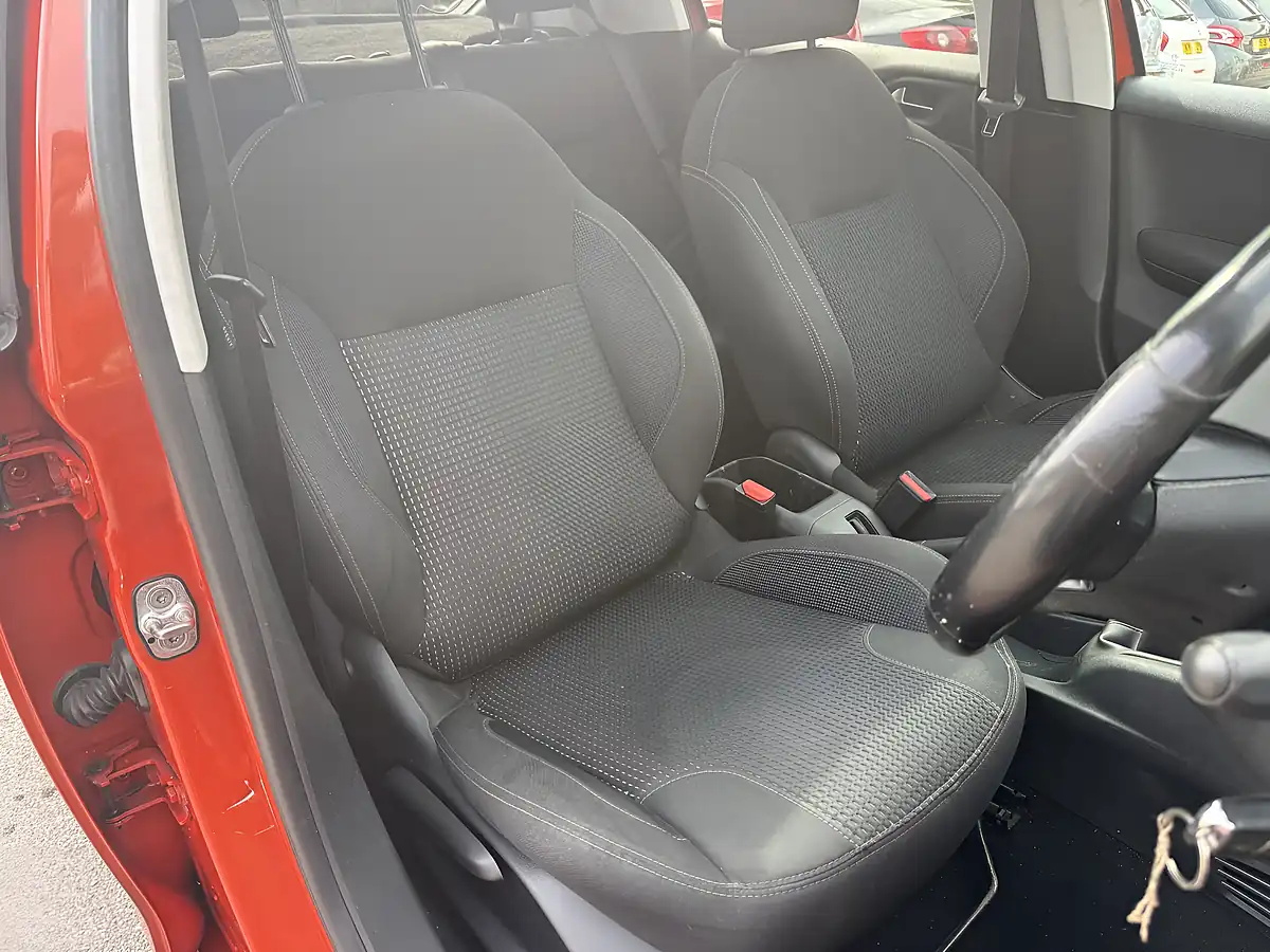 Used 2018 Peugeot 208 Allure Premium Orange - Interior and Exterior details 15