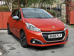 Used 2018 Peugeot 208 Allure Premium Orange - Interior and Exterior details 6