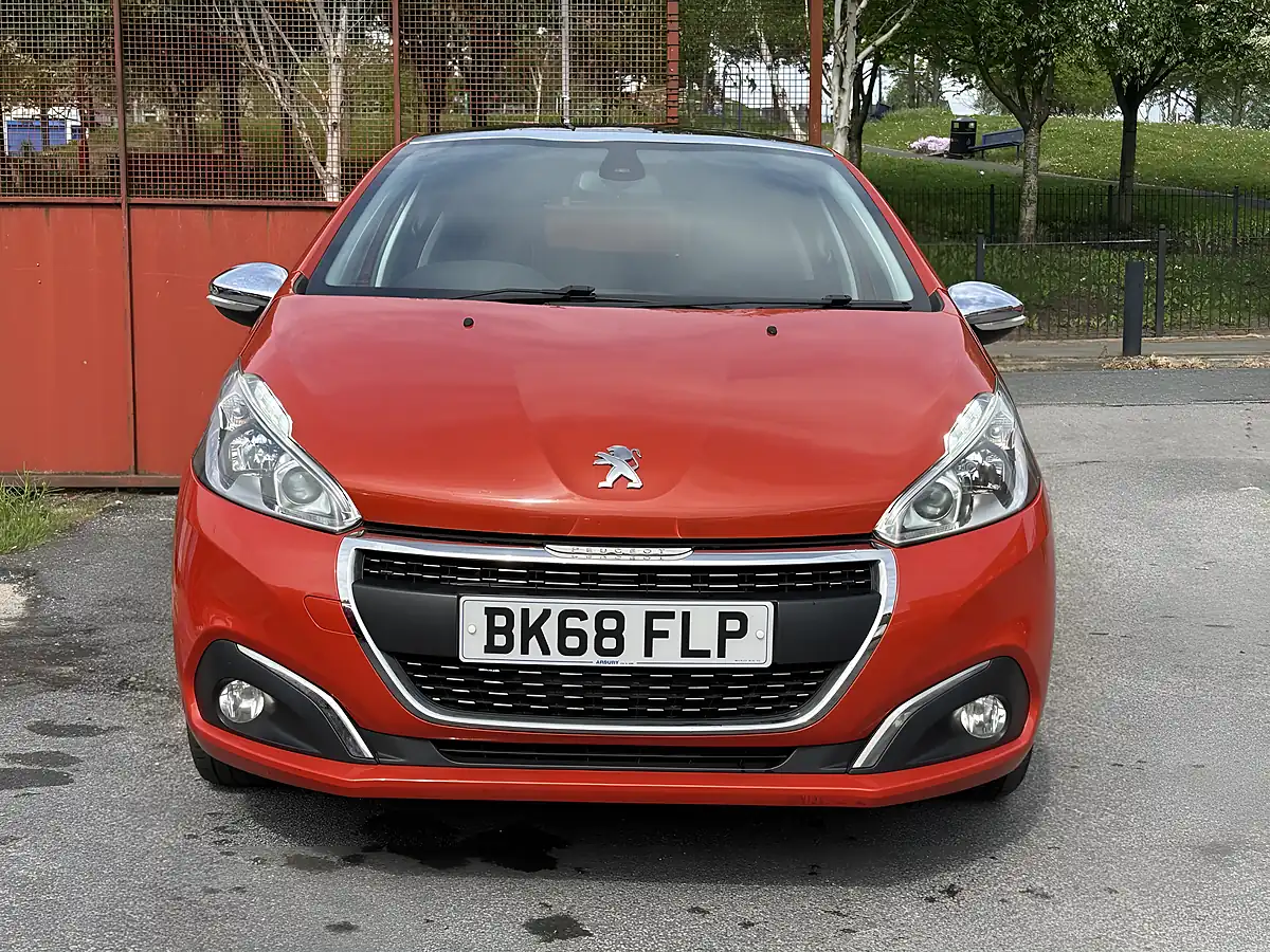 Used 2018 Peugeot 208 Allure Premium Orange - Interior and Exterior details 7