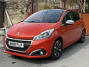 Used 2018 Peugeot 208 Allure Premium Orange - Interior and Exterior details 8