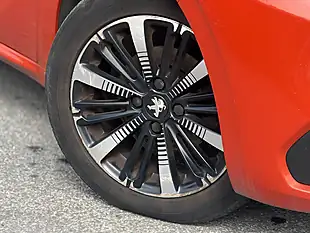 Used 2018 Peugeot 208 Allure Premium Orange - Interior and Exterior details 9