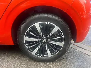 Used 2018 Peugeot 208 Allure Premium Orange - Interior and Exterior details 12