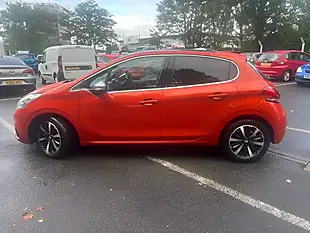 Used 2018 Peugeot 208 Allure Premium Orange - Interior and Exterior details 4