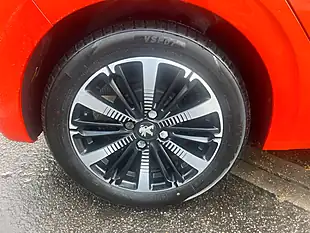 Used 2018 Peugeot 208 Allure Premium Orange - Interior and Exterior details 9