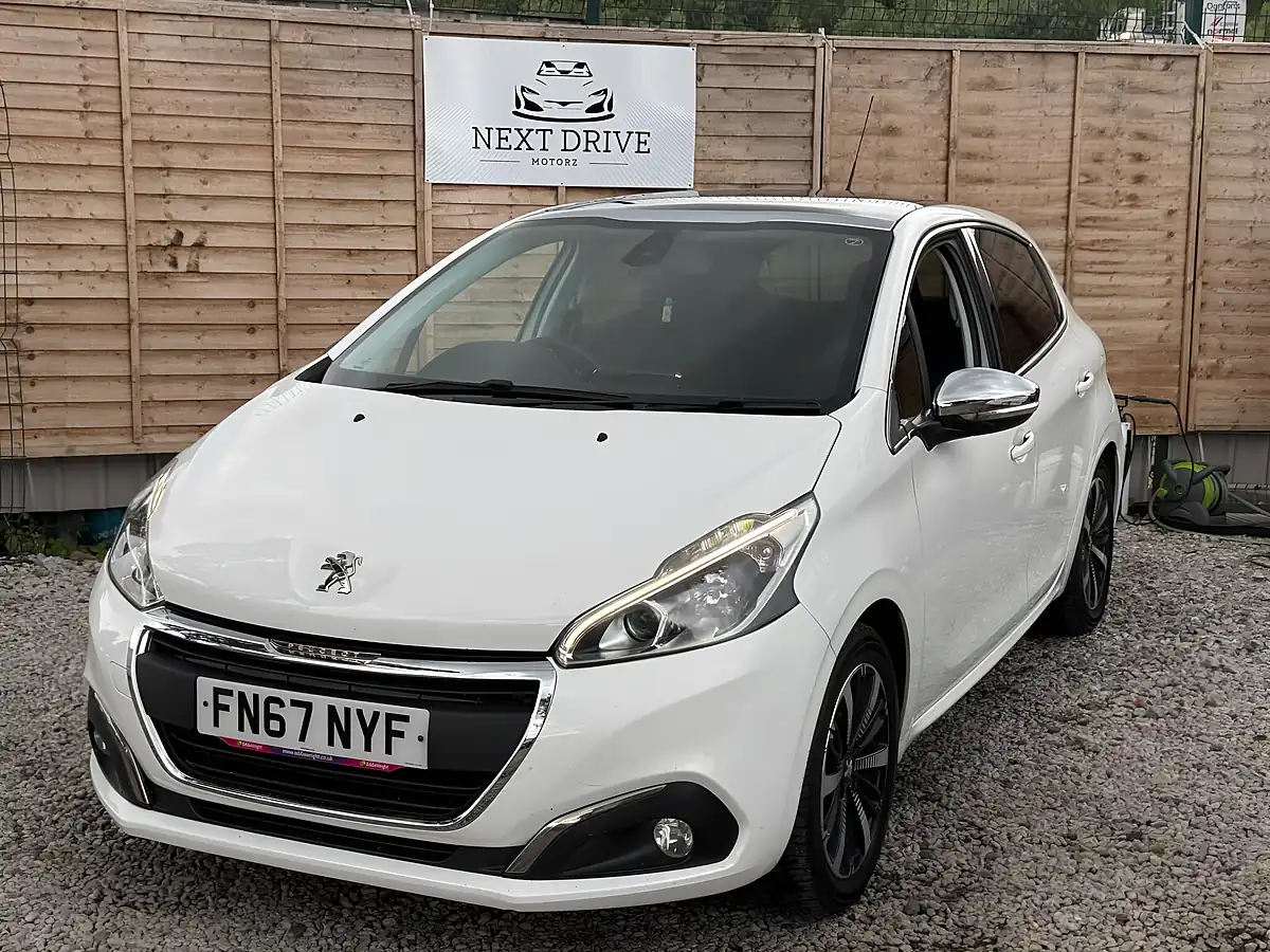 Used 2018 Peugeot 208 Allure Premium White - Interior and Exterior details 7