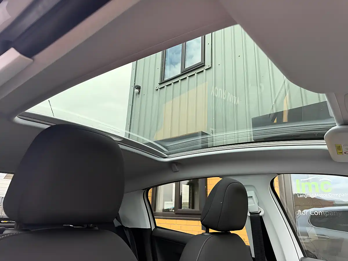 Used 2018 Peugeot 208 Allure Premium White - Interior and Exterior details 15