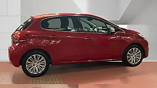 Used 2018 Peugeot 208 Allure Red - Interior and Exterior details 16