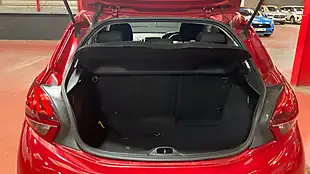 Used 2018 Peugeot 208 Allure Red - Interior and Exterior details 17