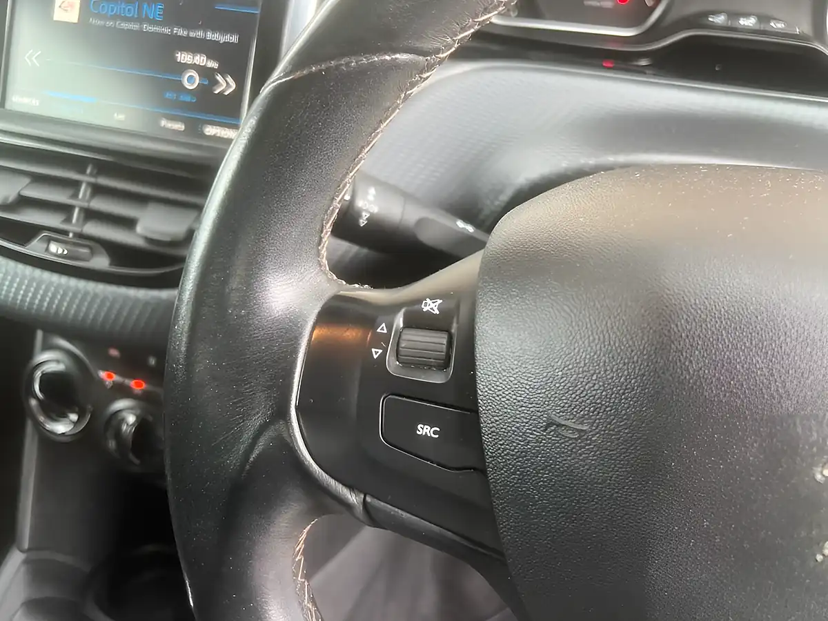 Used 2018 Peugeot 208 Allure White - Interior and Exterior details 10