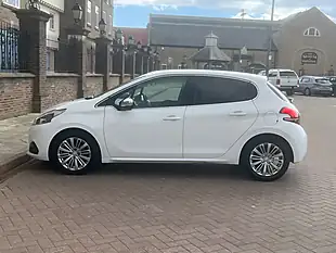 Used 2018 Peugeot 208 Allure White - Interior and Exterior details 6