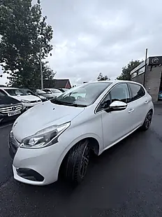 Used 2018 Peugeot 208 Allure White - Interior and Exterior details 2