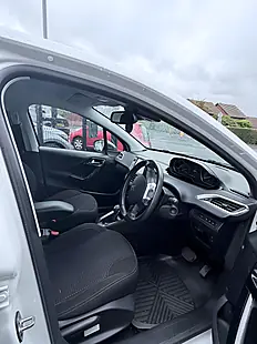 Used 2018 Peugeot 208 Allure White - Interior and Exterior details 8