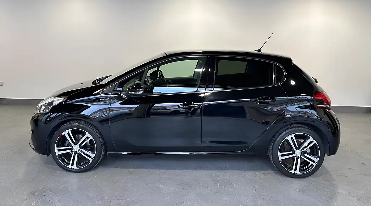 Used 2018 Peugeot 208 GT Line Black - Interior and Exterior details 6