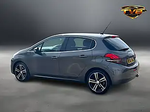 Used 2018 Peugeot 208 GT Line Blue Nimbus Grey - Interior and Exterior details 18