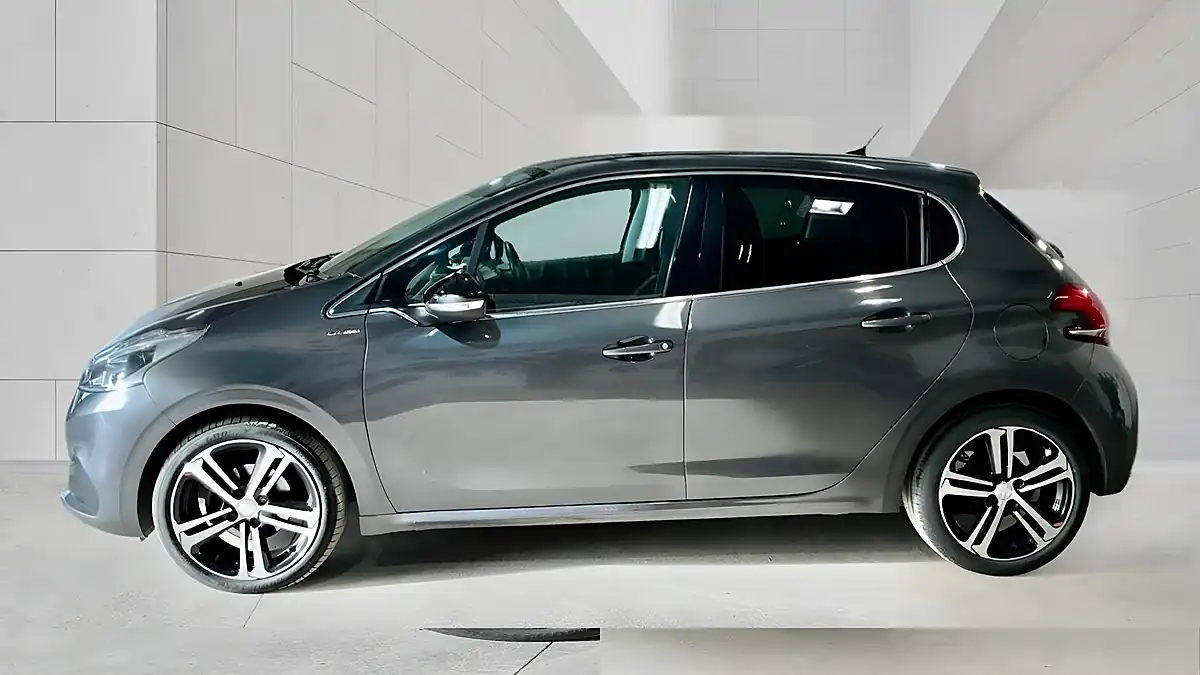 Used 2018 Peugeot 208 GT Line Grey - Interior and Exterior details 3