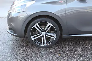 Used 2018 Peugeot 208 GT Line Grey - Interior and Exterior details 11