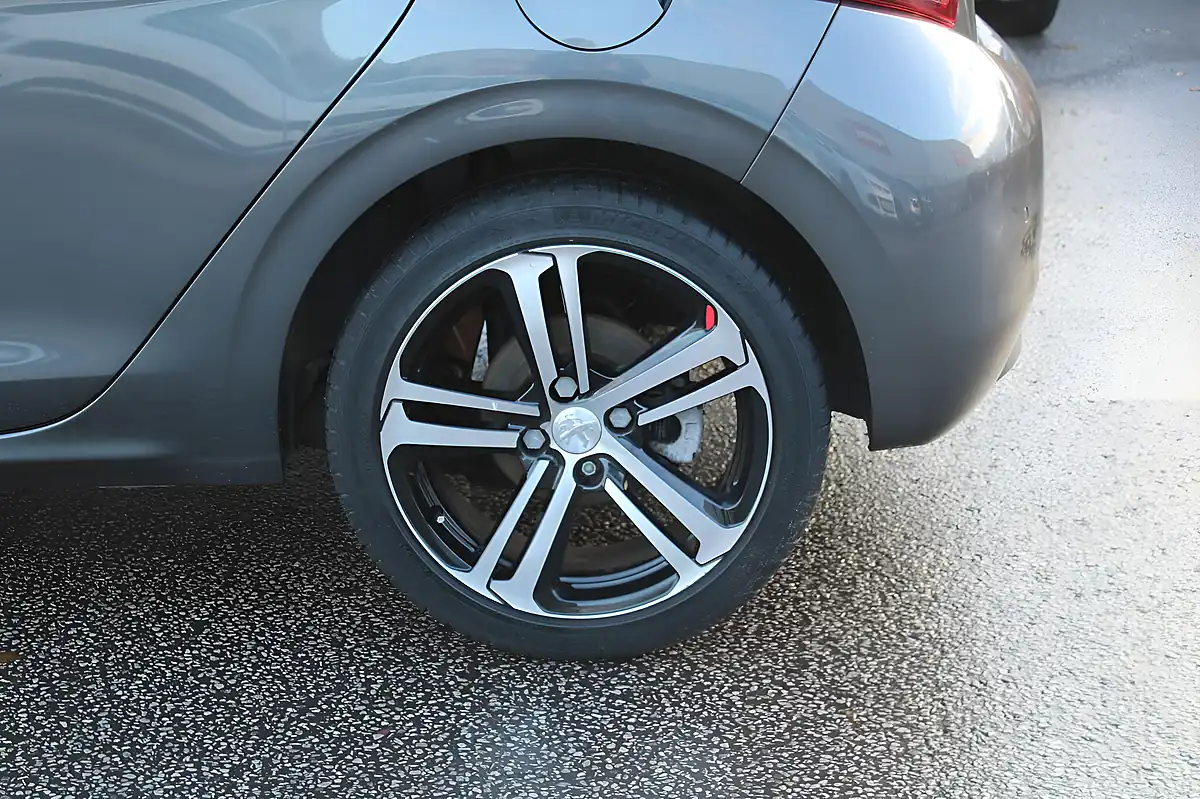 Used 2018 Peugeot 208 GT Line Grey - Interior and Exterior details 13