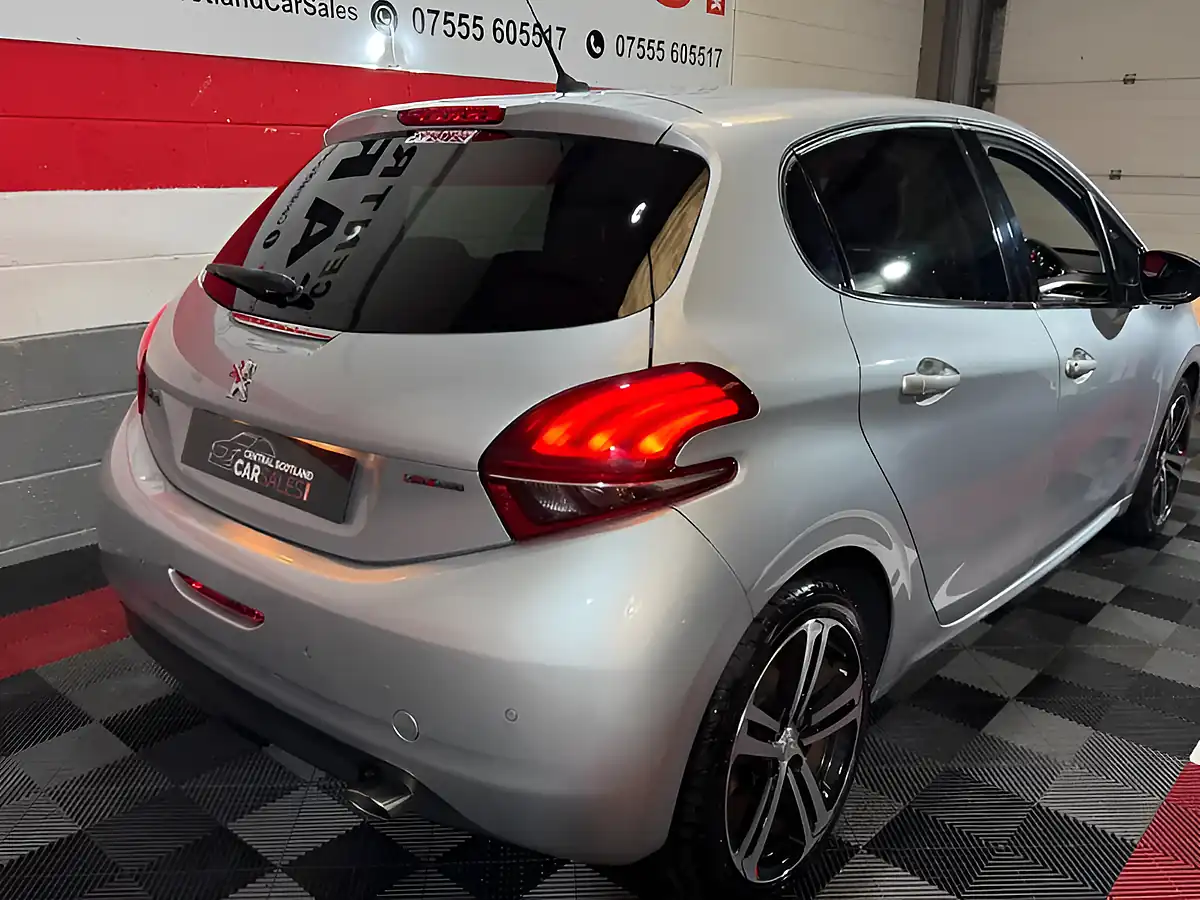 Used 2018 Peugeot 208 GT Line Silver - Interior and Exterior details 10