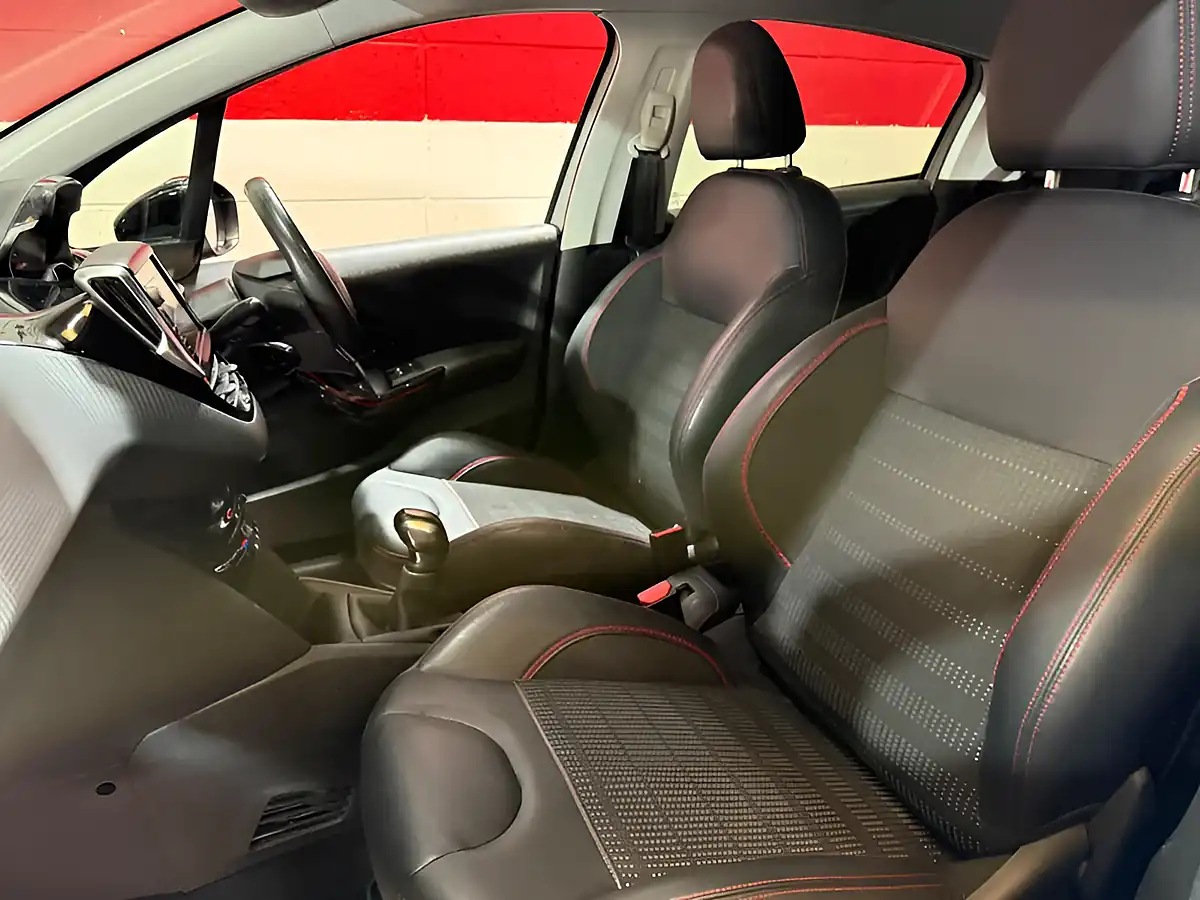 Used 2018 Peugeot 208 GT Line Silver - Interior and Exterior details 17