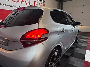 Used 2018 Peugeot 208 GT Line Silver - Interior and Exterior details 18
