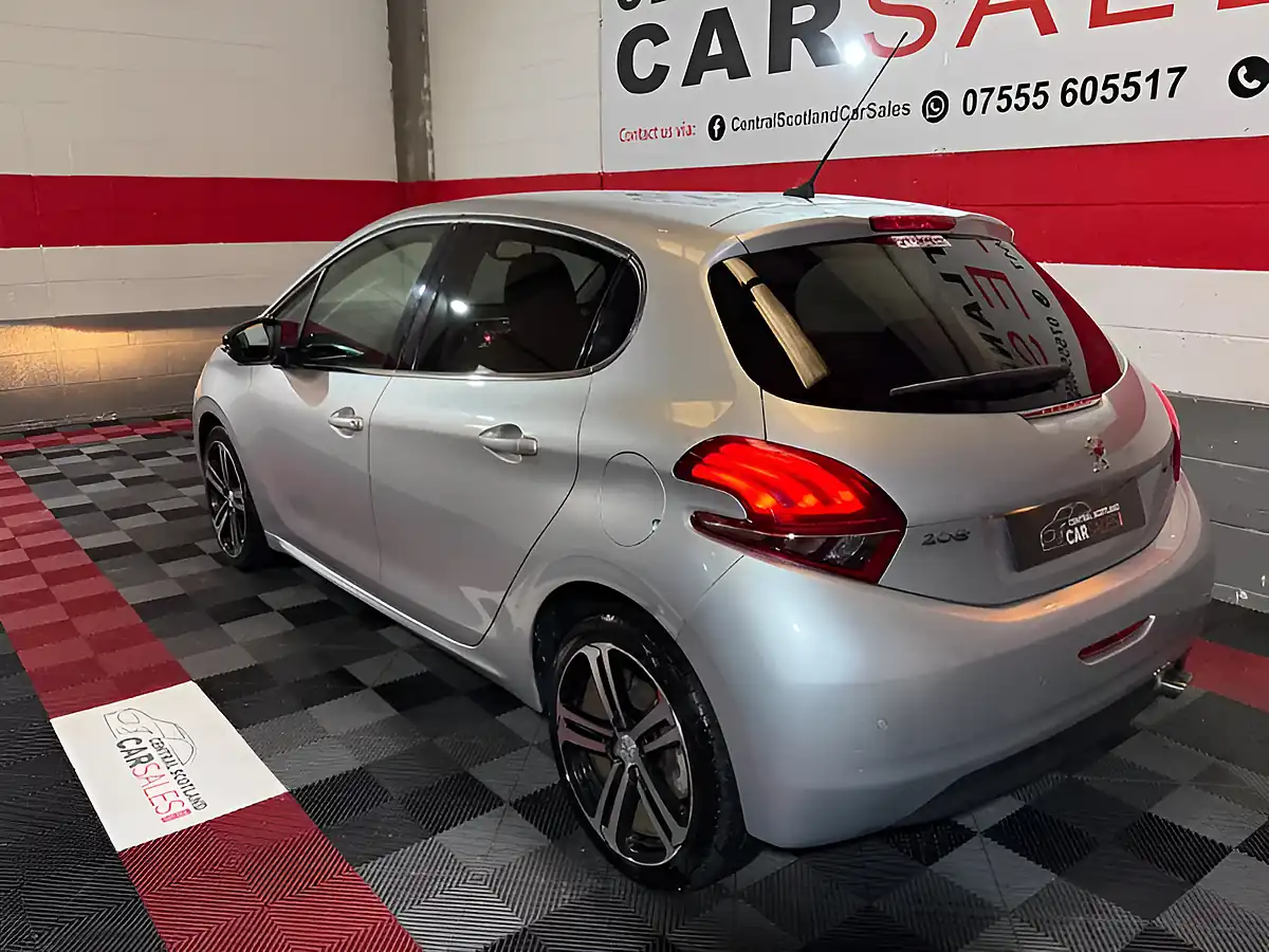 Used 2018 Peugeot 208 GT Line Silver - Interior and Exterior details 3