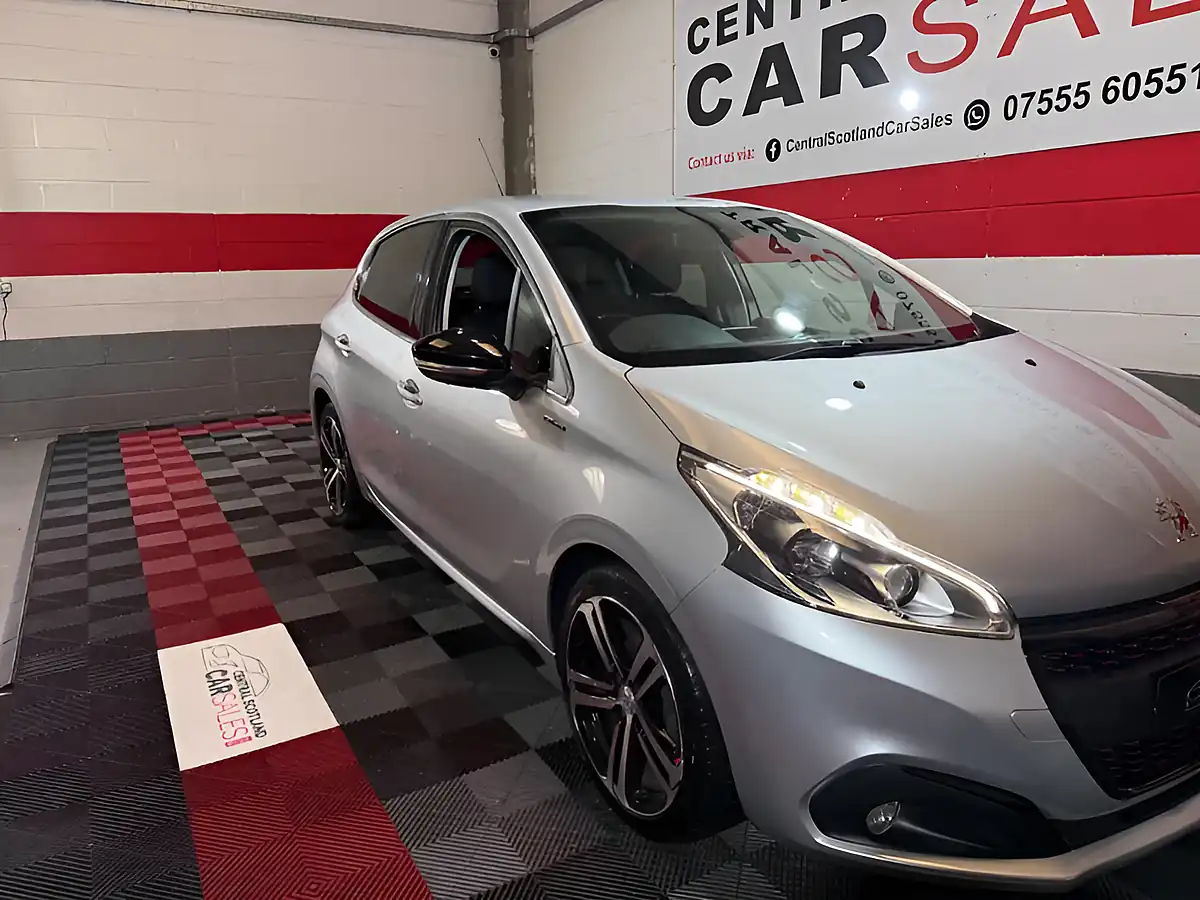 Used 2018 Peugeot 208 GT Line Silver - Interior and Exterior details 5