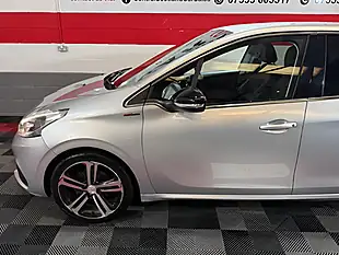 Used 2018 Peugeot 208 GT Line Silver - Interior and Exterior details 8