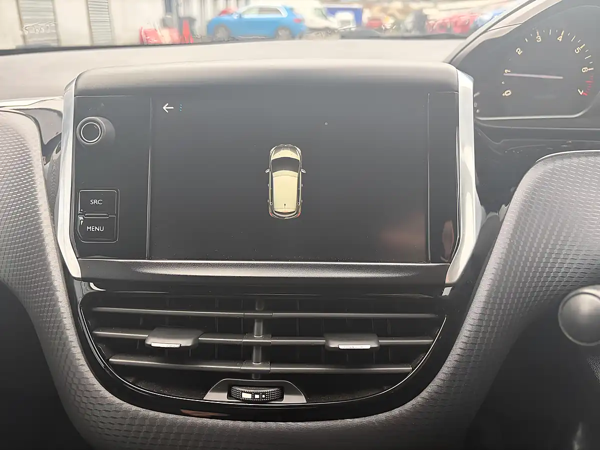Used 2018 Peugeot 208 GT Line White - Interior and Exterior details 19