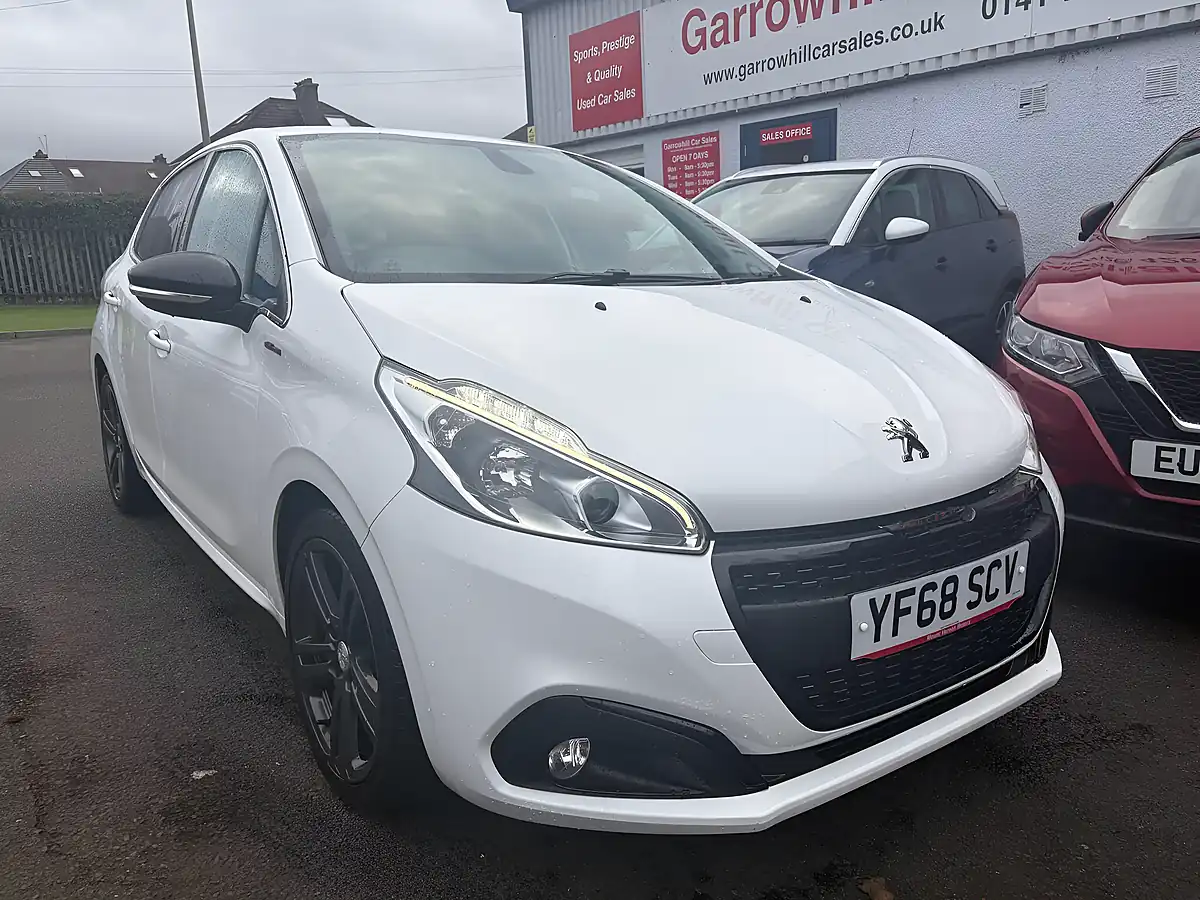 Used 2018 Peugeot 208 GT Line White - Interior and Exterior details 3