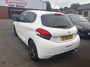 Used 2018 Peugeot 208 GT Line White - Interior and Exterior details 4