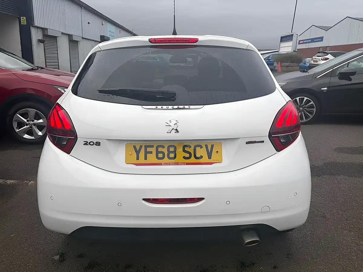 Used 2018 Peugeot 208 GT Line White - Interior and Exterior details 8