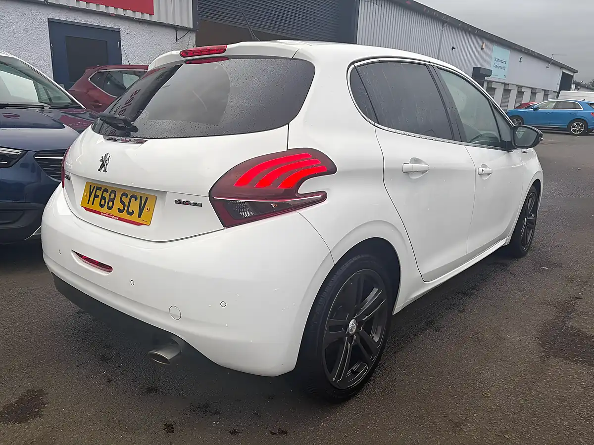 Used 2018 Peugeot 208 GT Line White - Interior and Exterior details 9