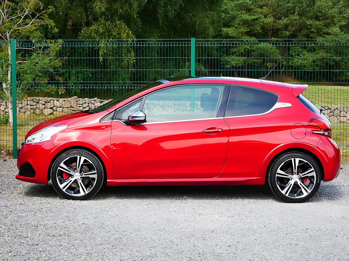 Used 2018 Peugeot 208 GTI Prestige Rioja Red - Interior and Exterior details 6