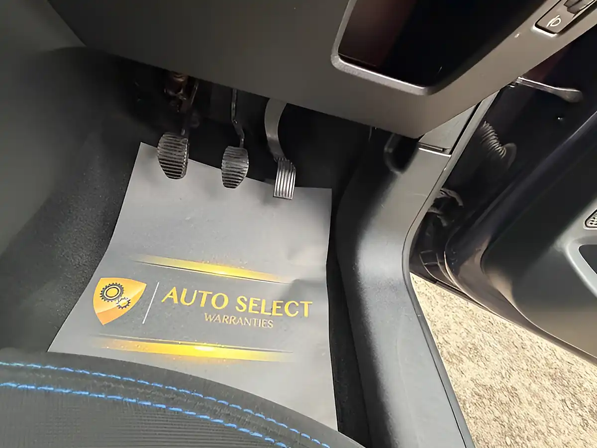 Used 2018 Peugeot 208 Signature Blue - Interior and Exterior details 20
