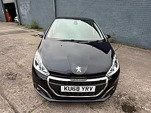 Used 2018 Peugeot 208 Signature Blue - Interior and Exterior details 7